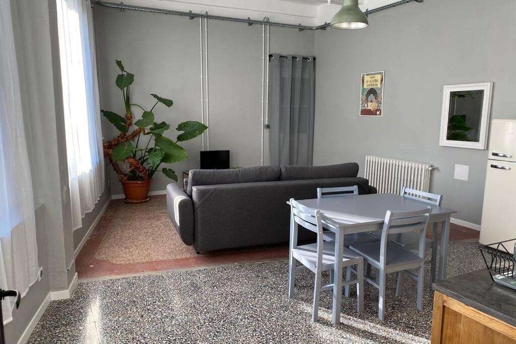 Appartement Independant Dans Maison De Village Saint-Andre-de-Sangonis Bagian luar foto
